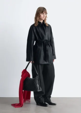 Manteau en cuir avec ceinture à nouer