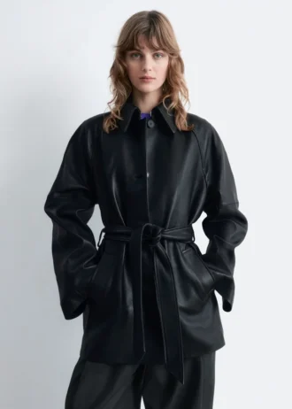 Manteau en cuir avec ceinture à nouer