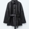 Manteau en cuir avec ceinture à nouer
