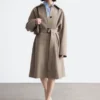 Manteau en laine avec ceinture