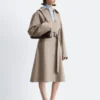 Manteau en laine avec ceinture
