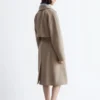 Manteau en laine avec ceinture