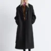 Manteau en laine avec ceinture à nouer