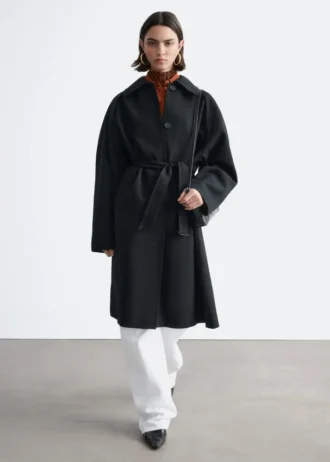 Manteau en laine avec ceinture à nouer