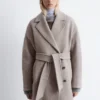 Manteau en laine volumineux avec ceinture