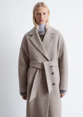 Manteau en laine volumineux avec ceinture