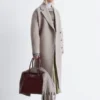 Manteau en laine volumineux avec ceinture