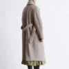 Manteau en laine volumineux avec ceinture