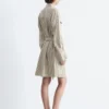 Mini-robe chemise à ceinture