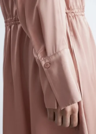 Mini-robe à col en V et cordon de serrage