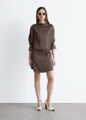 Mini-robe en satin à nouer