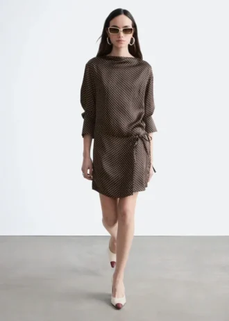 Mini-robe en satin à nouer