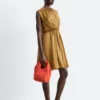 Mini-robe en soie froncée