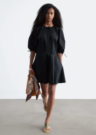 Mini-robe à manches volumineuses