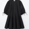 Mini-robe à manches volumineuses