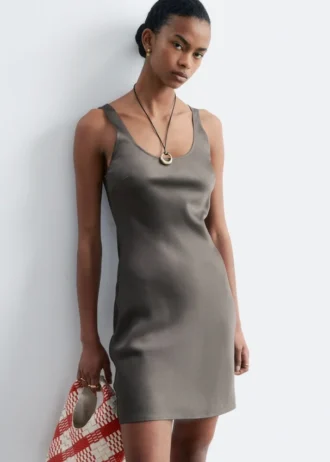 Mini-robe nuisette en satin