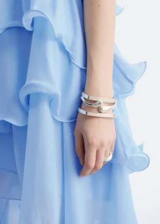 Mini-robe sans manches à volants