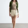 Mini-short en jacquard avec empiècement en dentelle