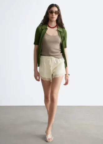 Mini-short en jacquard avec empiècement en dentelle