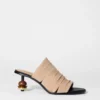 Mules en cuir ornées de perles