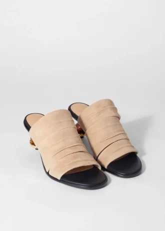 Mules en cuir ornées de perles