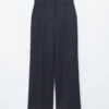 Pantalon droit à plis marqués