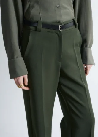 Pantalon droit à plis marqués