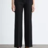 Pantalon droit à plis marqués