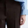 Pantalon droit à plis marqués