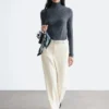 Pantalon droit à plis marqués