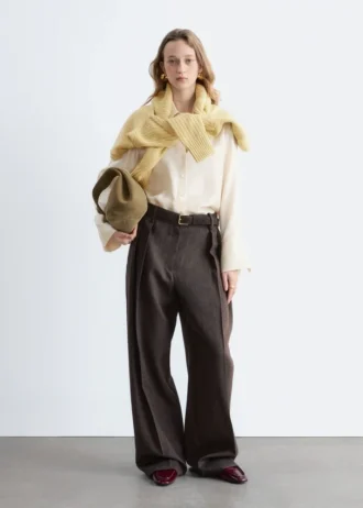Pantalon en laine à plis marqués