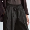 Pantalon à jambes larges et cordon de serrage
