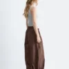 Pantalon à jambes larges et cordon de serrage