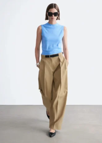 Pantalon à jambes larges et plis