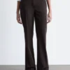 Pantalons évasés à plis marqués