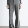 Pantalons évasés à plis marqués