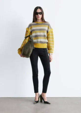 Pull en maille à empiècements rayés