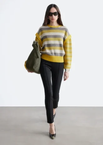 Pull en maille à empiècements rayés