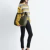 Pull en maille à empiècements rayés
