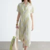 Robe chemise plissée à la taille