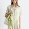 Robe chemise plissée à la taille