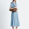 Robe chemise plissée à la taille