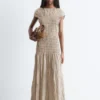 Robe longue smockée