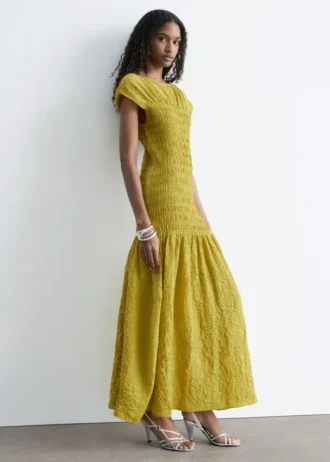 Robe longue smockée