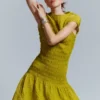 Robe longue smockée