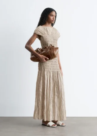 Robe longue smockée
