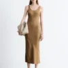 Robe midi coupée en biais