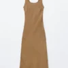 Robe midi coupée en biais
