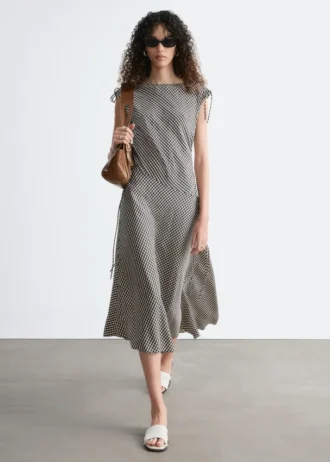 Robe midi drapée asymétrique
