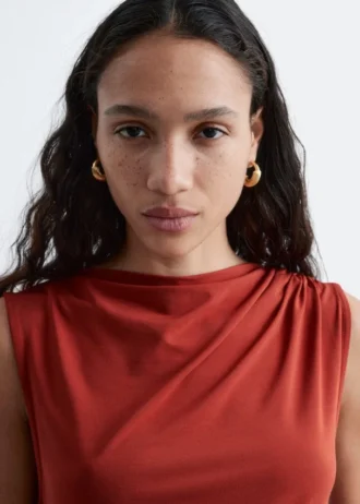 Robe midi drapée sans manches